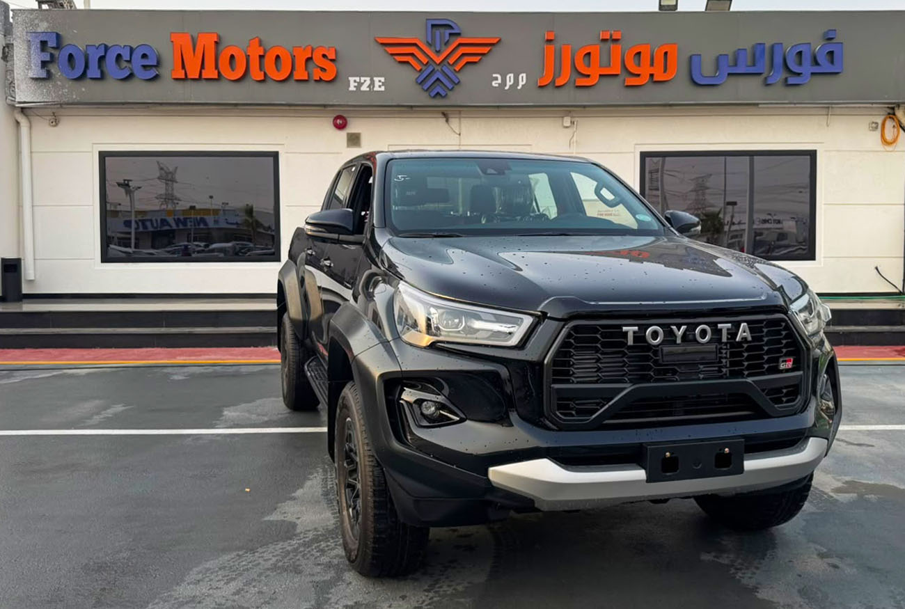 Hilux GR SPORT . 2.8L . Inline-4 . Automatic . Diesel thumbnail 2