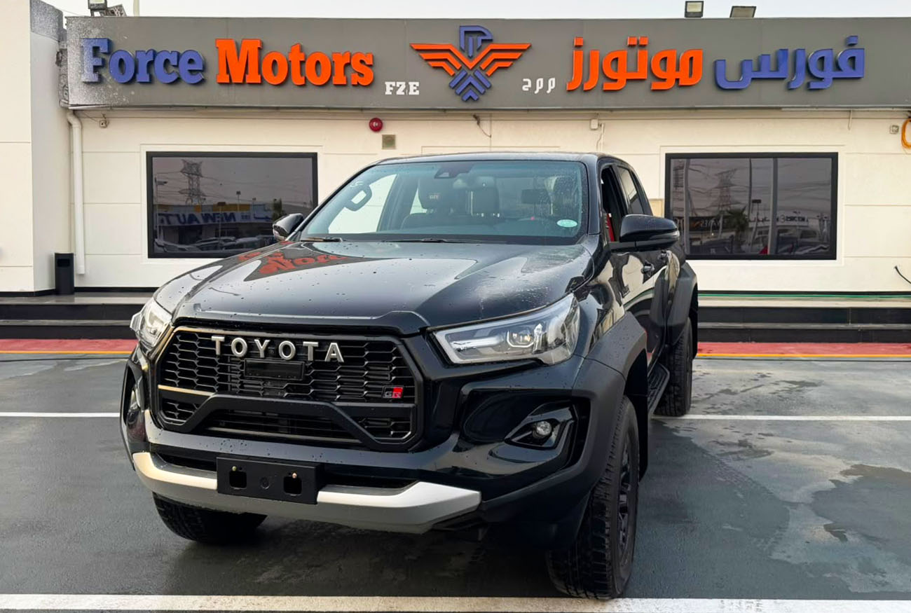 Hilux GR SPORT . 2.8L . Inline-4 . Automatic . Diesel thumbnail 3