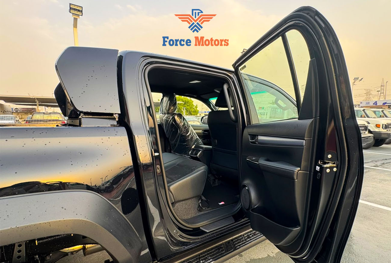 Hilux GR SPORT . 2.8L . Inline-4 . Automatic . Diesel thumbnail 6