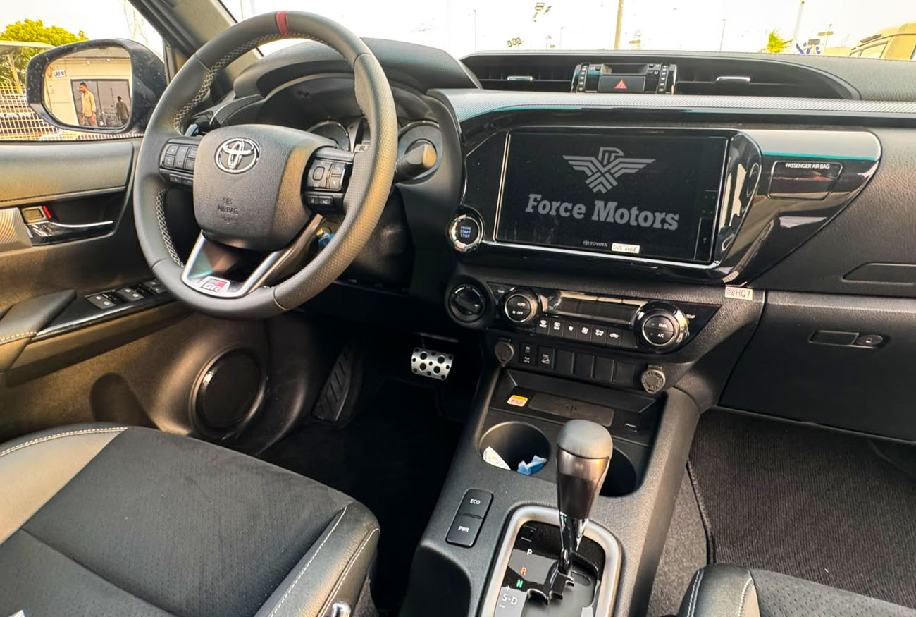 Hilux GR SPORT . 2.8L . Inline-4 . Automatic . Diesel thumbnail 9