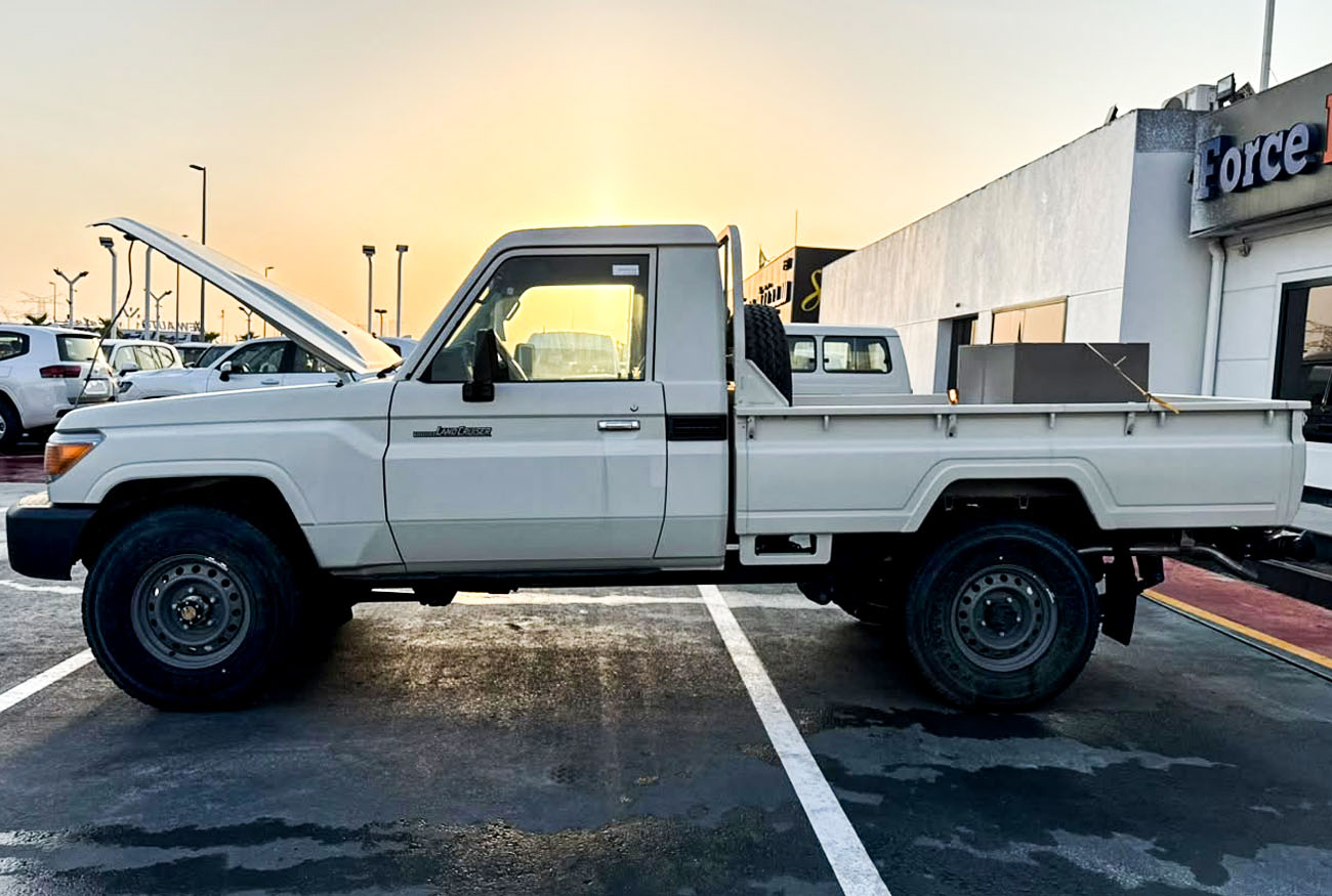 LC 79 . SC . 4.2L . Inline-6 . Manual . Diesel thumbnail 4