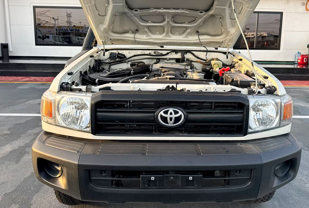 LC 79 . SC . 4.2L . Inline-6 . Manual . Diesel thumbnail 6