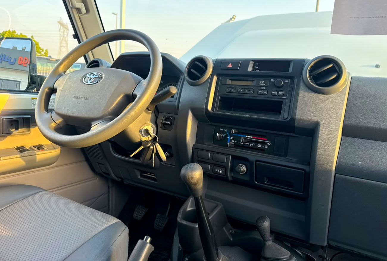 LC 79 . SC . 4.2L . Inline-6 . Manual . Diesel thumbnail 7