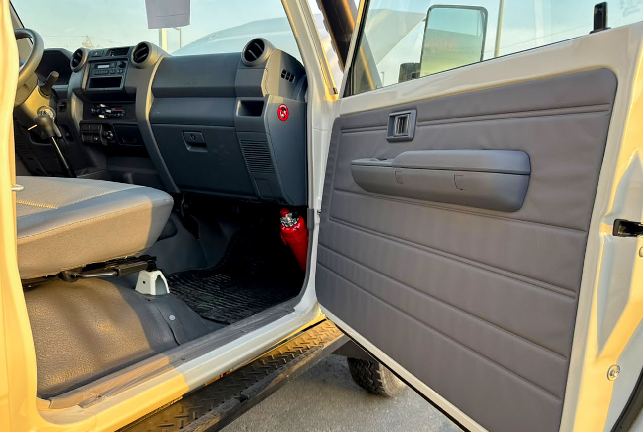 LC 79 . SC . 4.2L . Inline-6 . Manual . Diesel thumbnail 10