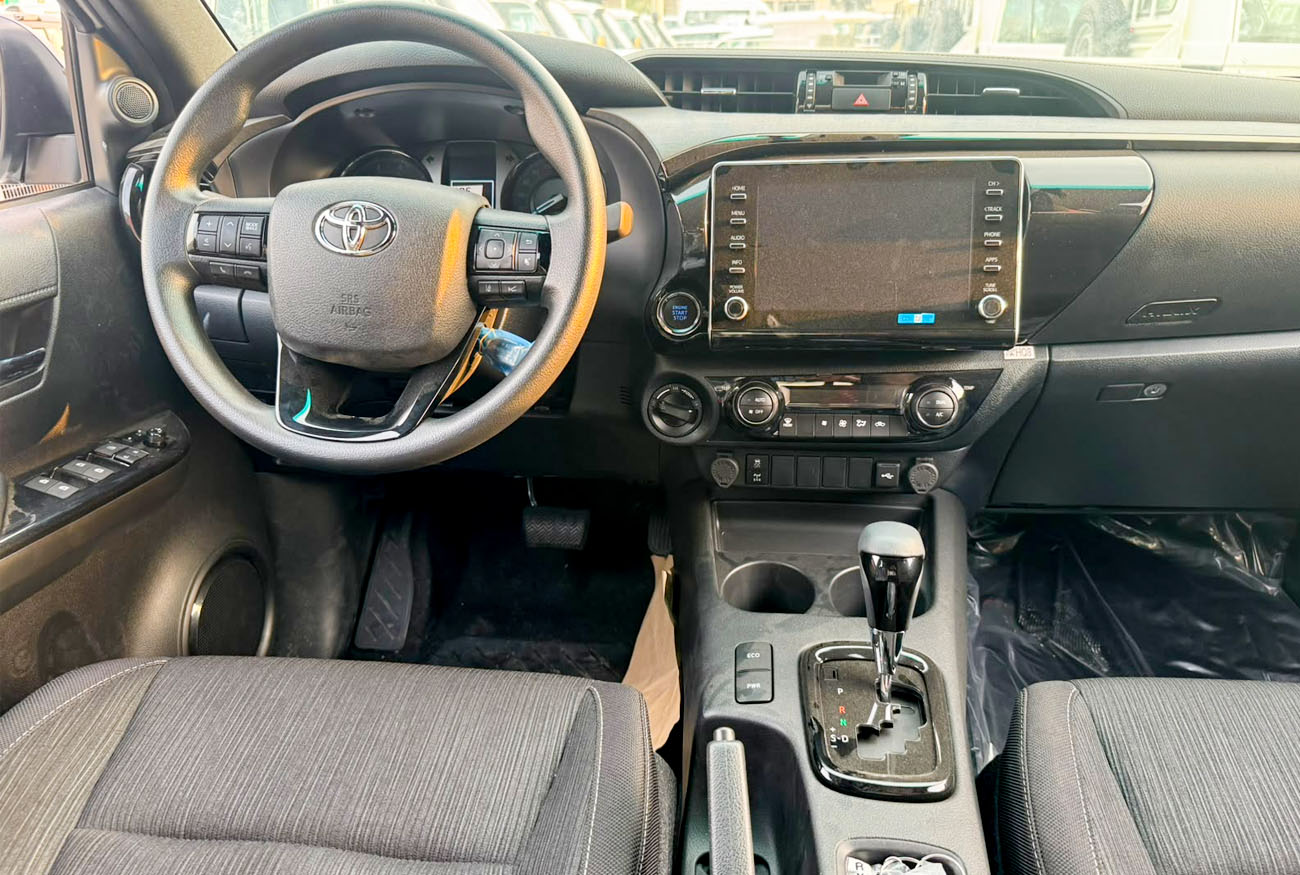 Toyota Hilux Adventure . 2.8L . Inline-4 . Automatic . Diesel thumbnail 7
