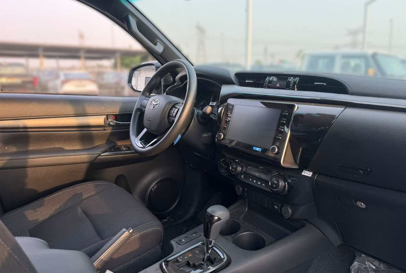 Toyota Hilux Adventure . 2.8L . Inline-4 . Automatic . Diesel thumbnail 8