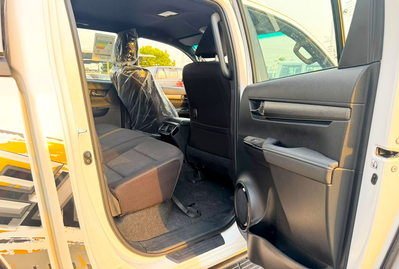 Toyota Hilux Adventure . 2.8L . Inline-4 . Automatic . Diesel thumbnail 9