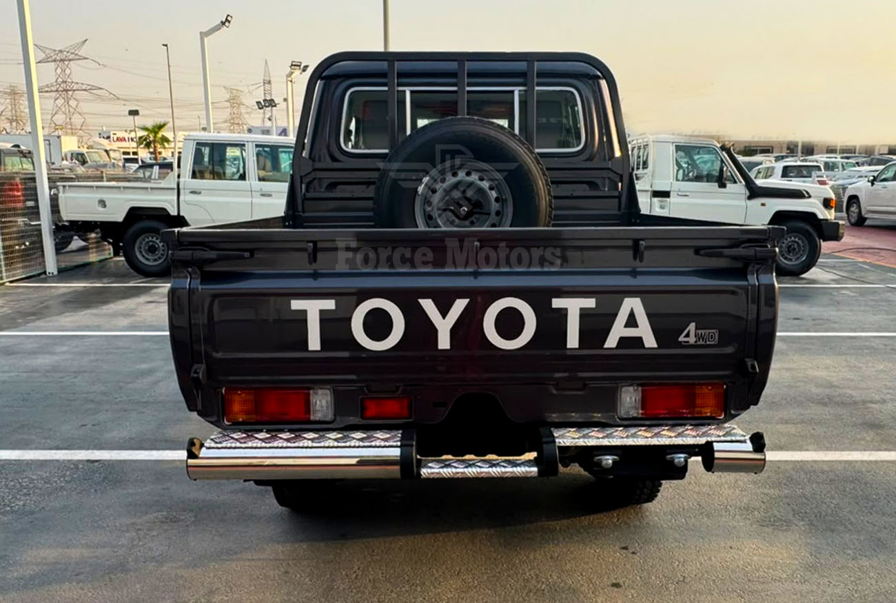 LC 79 LX . 2.8L . Inline-4 . Automatic . Diesel thumbnail 5