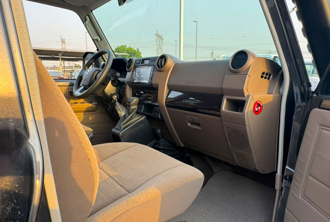 LC 79 LX . 2.8L . Inline-4 . Automatic . Diesel thumbnail 8