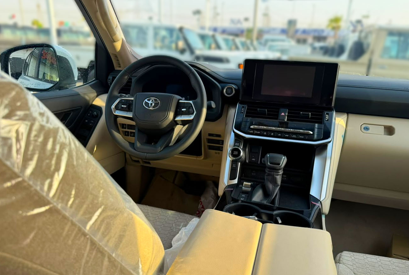 GXR . 3.5L . V6 . Automatic . Petrol thumbnail 8