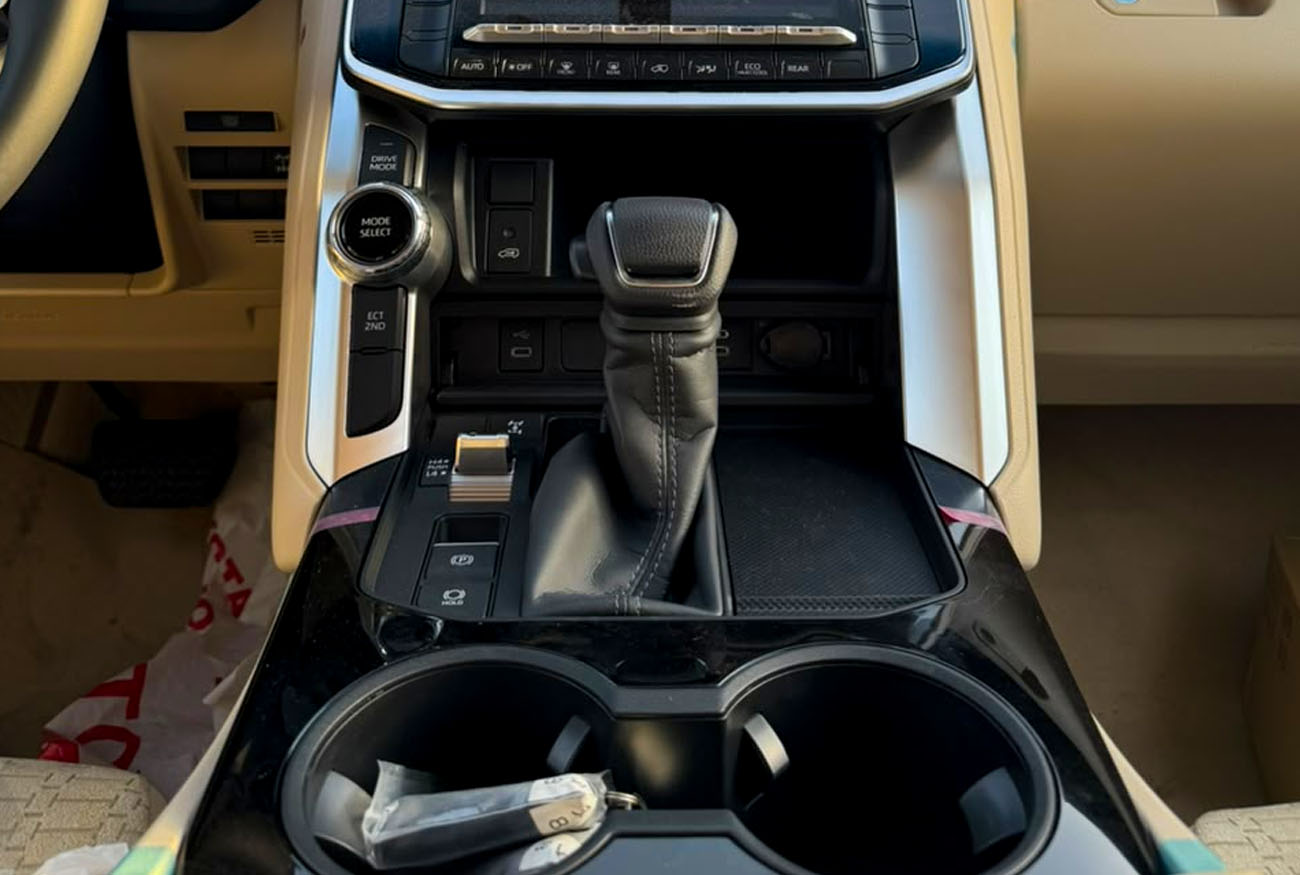 GXR . 3.5L . V6 . Automatic . Petrol thumbnail 9