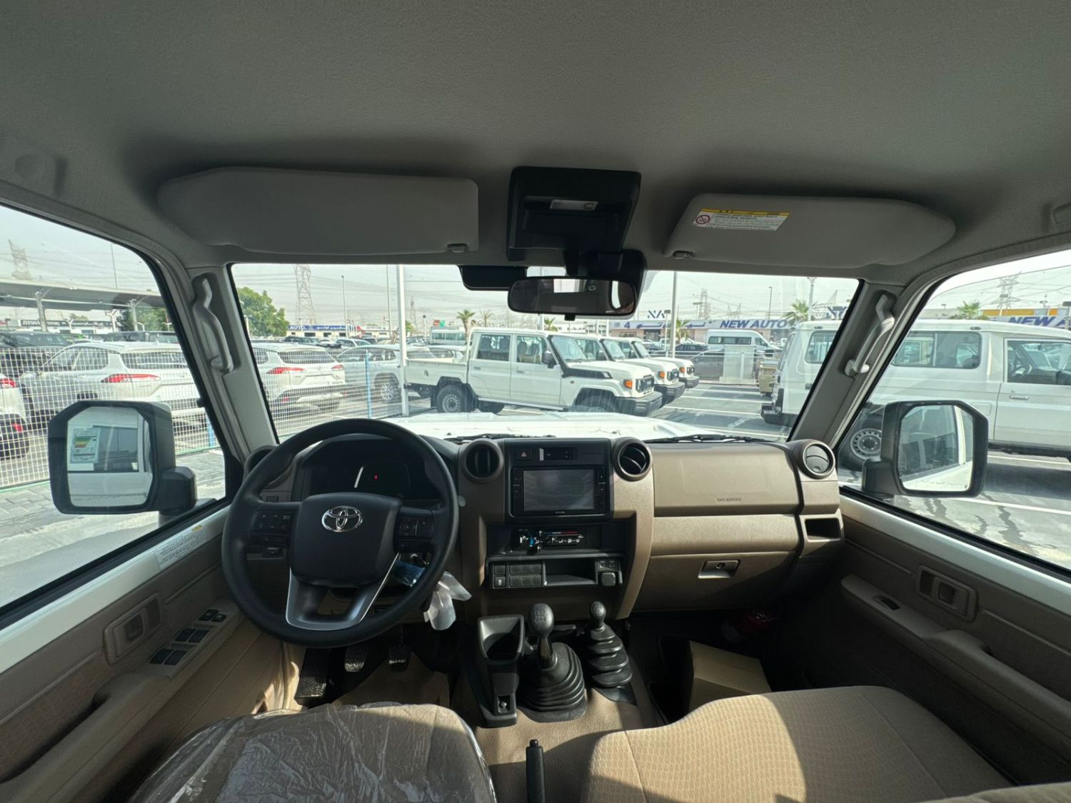 LC 79 LX DC . 2.8L . Inline-4 . Manual . Diesel thumbnail 7