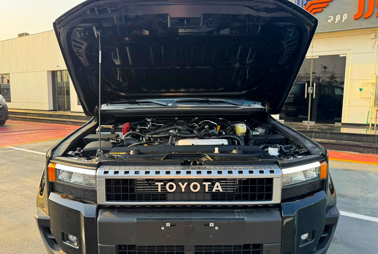 Prado Turbo . 2.4L . Inline-4 . Automatic . Petrol thumbnail 4