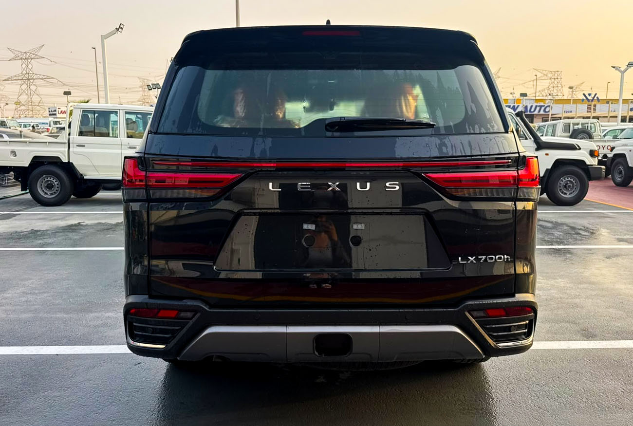 Lexus LX700h VIP . 3.5L .  V6 . Hybrid . Automatic  thumbnail 4