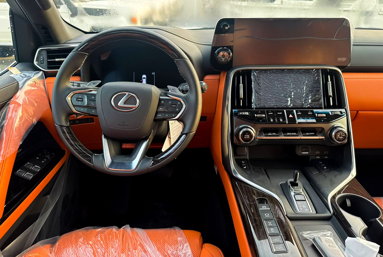 Lexus LX700h VIP . 3.5L .  V6 . Hybrid . Automatic  thumbnail 8