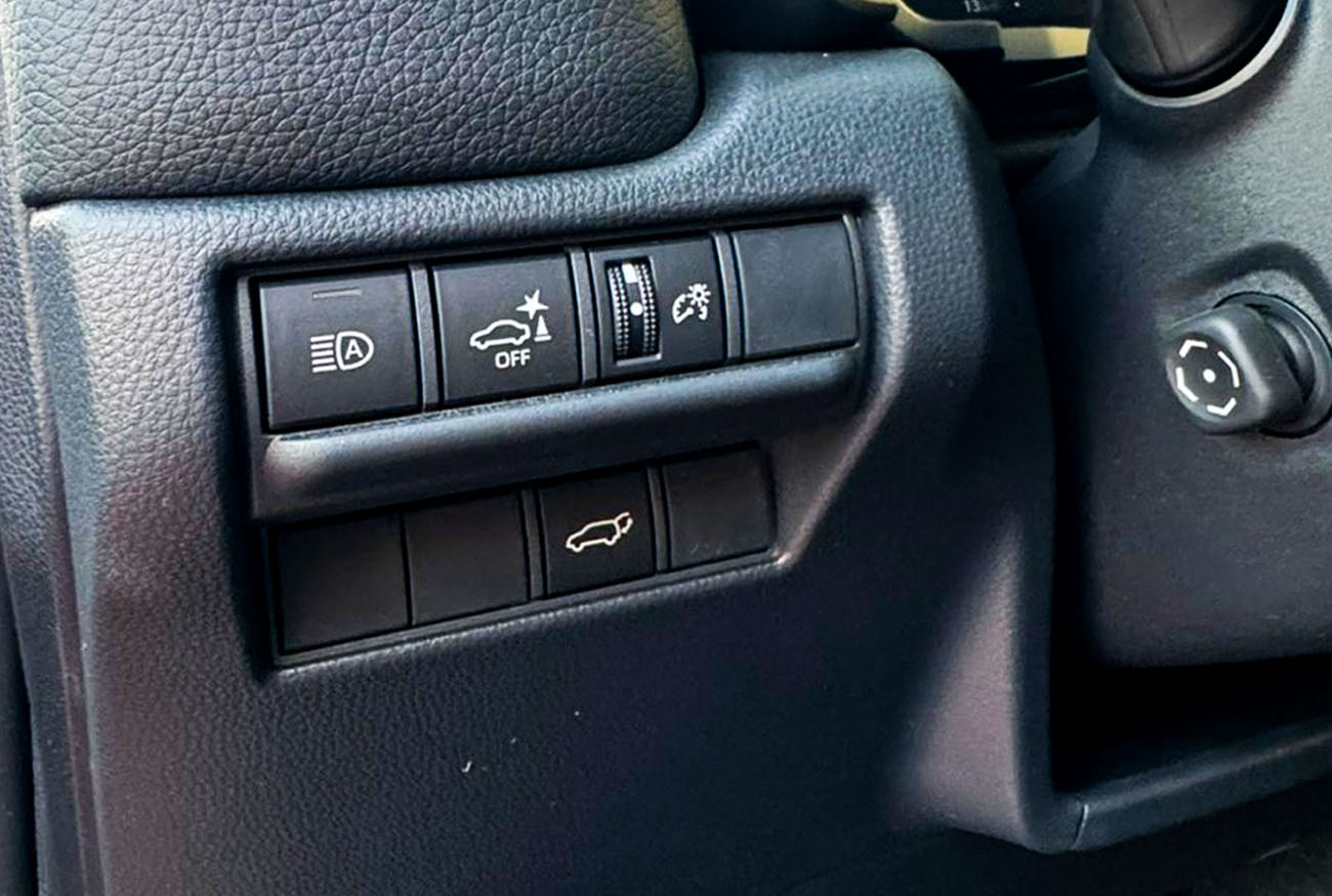 Toyota Prado TXR . 2.4L . I4 . Automatic . Petrol thumbnail 10