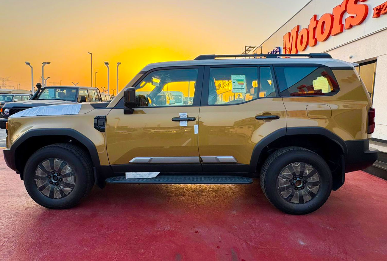 Toyota Prado TXR . 2.4L . I4 . Automatic . Petrol thumbnail 5