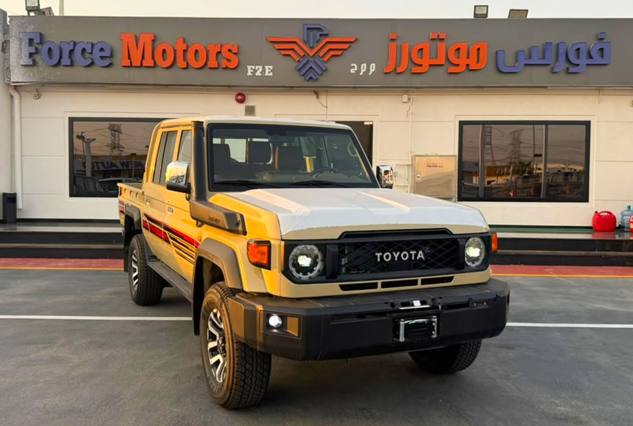 LC79 LX . 2.8L I4 Turbo Diesel . Automatic . 5 Seats  thumbnail 3