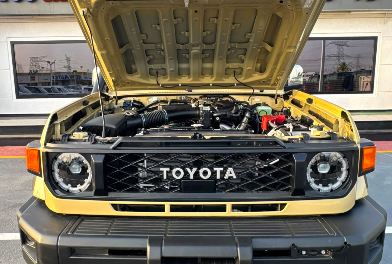 LC76 Hardtop . 4.0L . V6 . Petrol . Automatic thumbnail 4