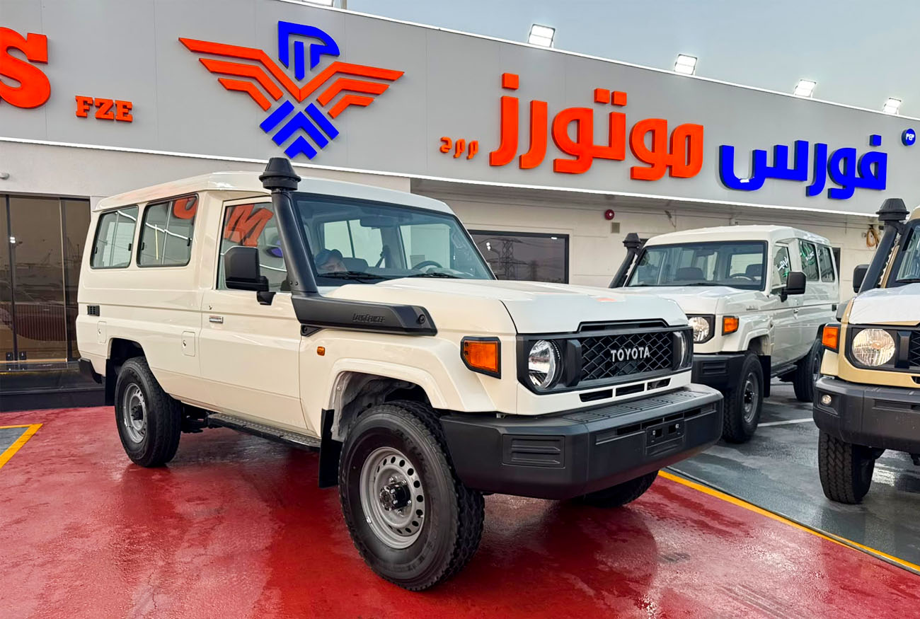 LC 78 HARDTOP 2.8L . I4 . Automatic . Diesel thumbnail 3