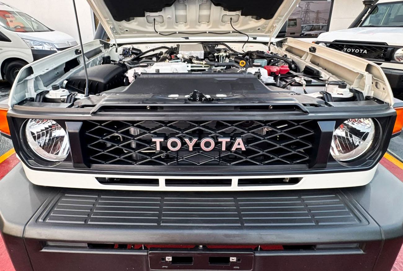 LC 78 HARDTOP 2.8L . I4 . Automatic . Diesel thumbnail 5