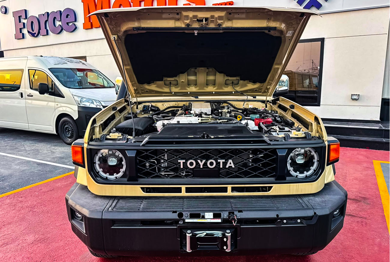 LC79 Pick-up . DC . 2.8L . I4 . Automatic . Diesel thumbnail 7