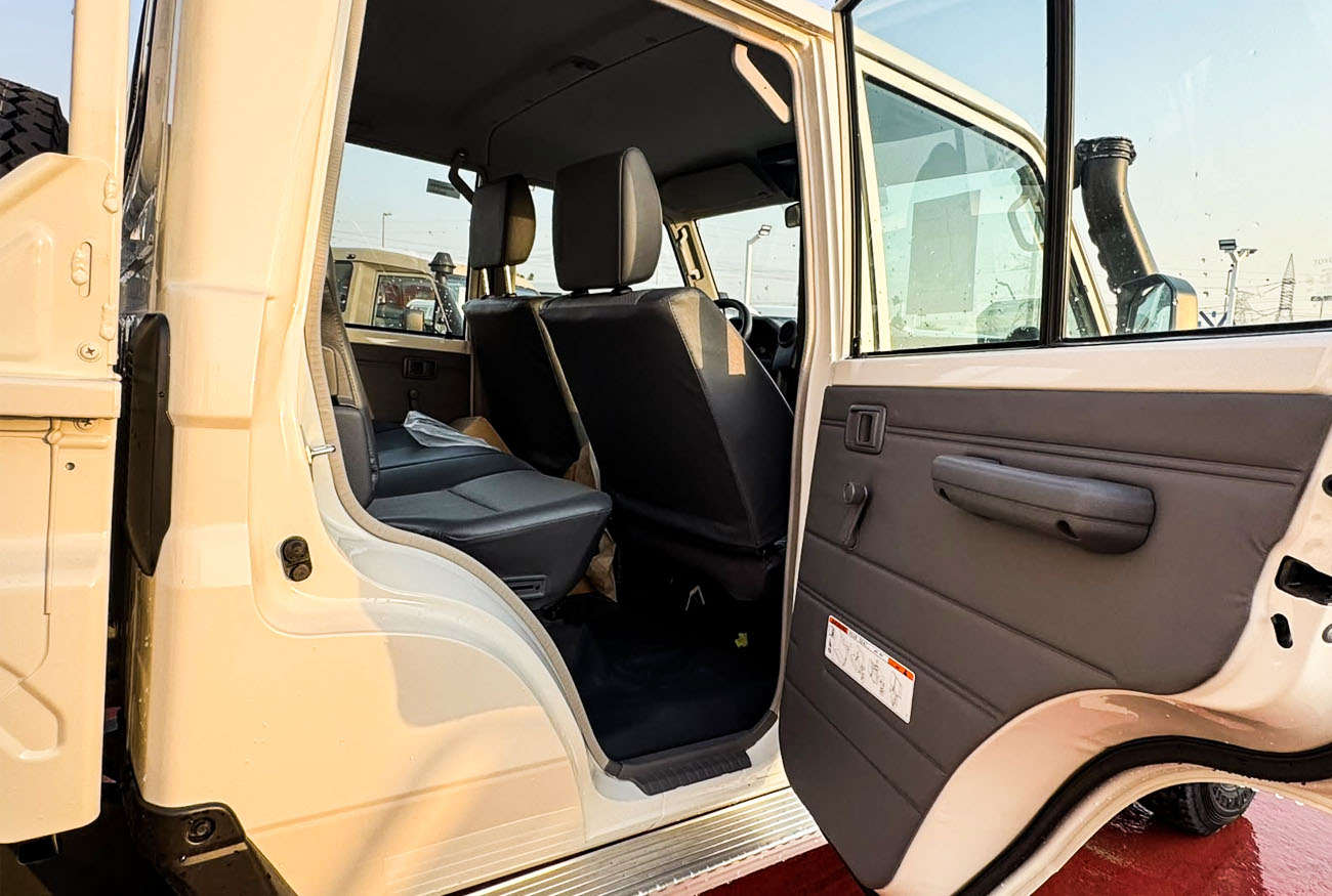 LC79 Pick-up . 4.2L . I6 . MT . Diesel thumbnail 7